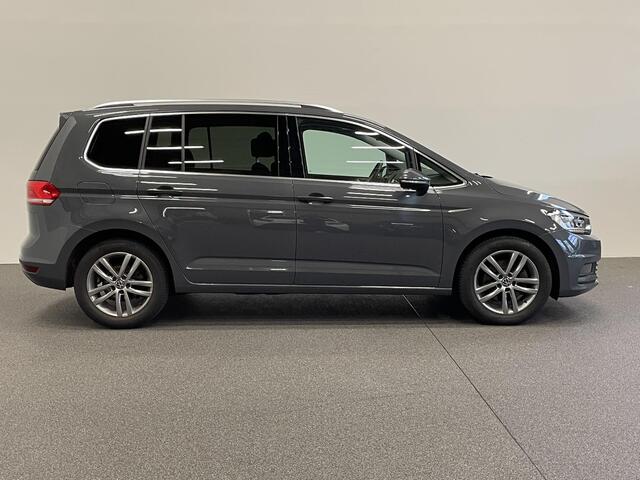 Volkswagen TOURAN 1.5 TSI DSG Highline | Navigatie | Parkeersensoren | Cruise Control | Blind Spot Assist | Stoelverwarming | ErgoActive stoelen | Climate Control