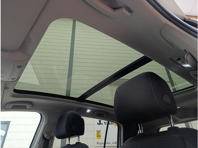 Volkswagen TOURAN 1.4 TSI Connected Series Pdc | Lmv | Panoramadak | Trekhaak | Keyless