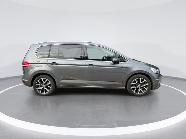 Volkswagen TOURAN 1.4 TSI 150pk DSG Highline 7p · Camera · Wegklapbare Trekhaak · Apple/Android Car Play · Navigatie · 17'' Inch ·