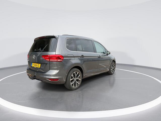 Volkswagen TOURAN 1.4 TSI 150pk DSG Highline 7p · Camera · Wegklapbare Trekhaak · Apple/Android Car Play · Navigatie · 17'' Inch ·