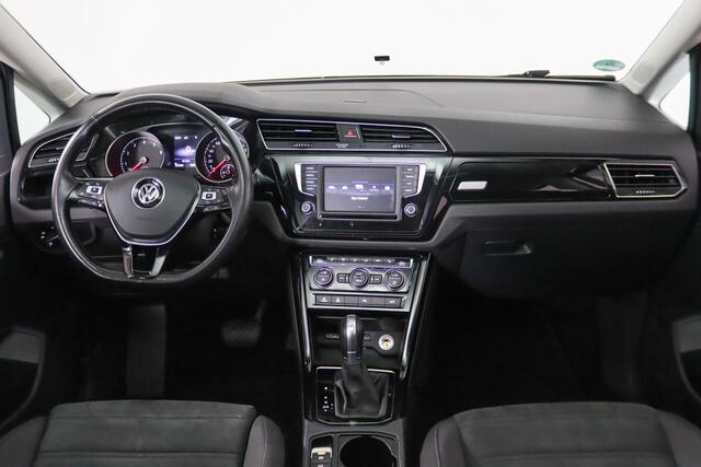 Volkswagen TOURAN 1.8 TSI Highline 7-Persoons, LED, Massage stoelen, ACC,
