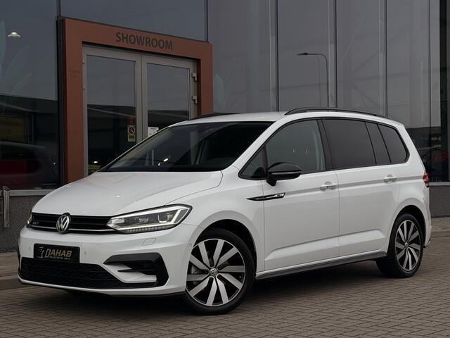 Volkswagen TOURAN 1.5 TSI Highline Business R 7p | ACC | Achteruitrijcamera | Voorstoelen + achter verwarmd | Elek. Trekhaak | Apple Carplay |