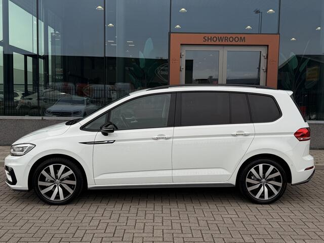Volkswagen TOURAN 1.5 TSI Highline Business R 7p | ACC | Achteruitrijcamera | Voorstoelen + achter verwarmd | Elek. Trekhaak | Apple Carplay |