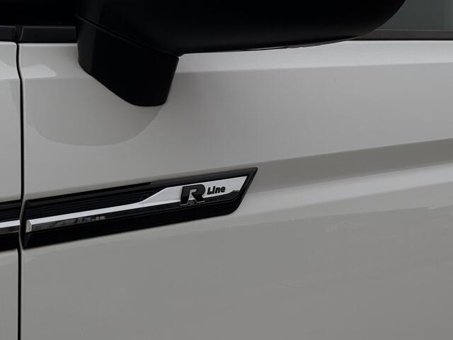 Volkswagen TOURAN 1.5 TSI Highline Business R 7p | ACC | Achteruitrijcamera | Voorstoelen + achter verwarmd | Elek. Trekhaak | Apple Carplay |