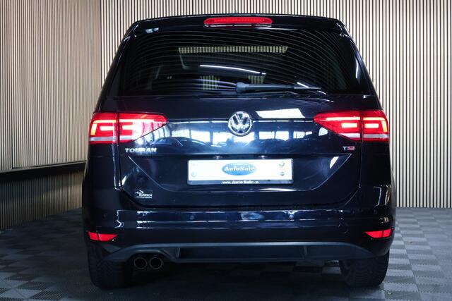 Volkswagen TOURAN 1.5 TSI Highline Automaat Panodak Navigatie LED 017