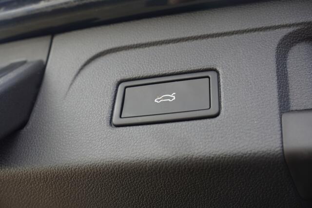 Volkswagen TOURAN 1.5 TSI Comfortline - VIRT. COCKPIT - 7 PERSOONS - CARPLAY - KEYLESS - FULL LED -