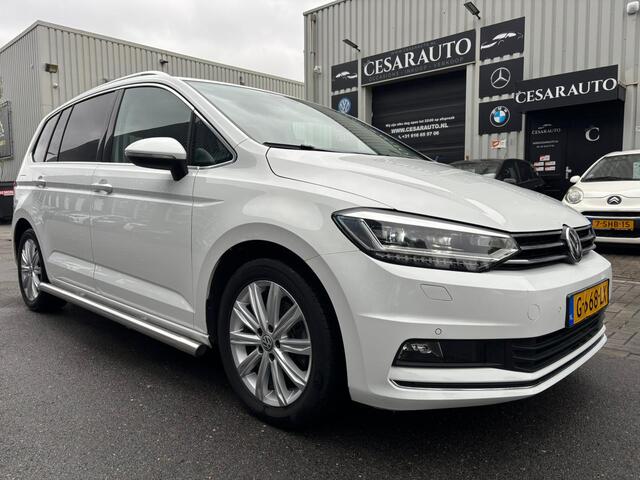 Volkswagen TOURAN 1.5 TSI Highline Business R / 7 PERSOONS / 144 DKM
