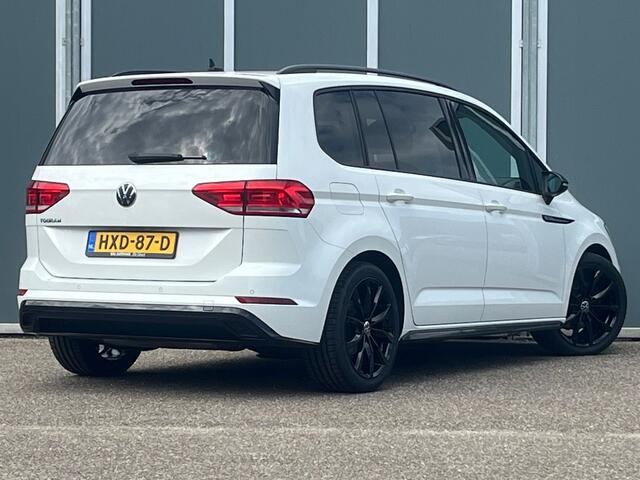 Volkswagen TOURAN 1.5 TSI 150pk DSG R-Line Black Style 7p. | ACC | Elk Trekhaak
