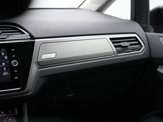 Volkswagen TOURAN 7-zits 1.0 TSI 115 pk Comfortline Business | Achteruitrijcamera | Stoelverwarming | Adaptive Cruise | Navigatie
