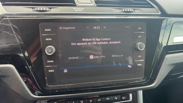 Volkswagen TOURAN 1.4 TSI Highline Business R 7p AUTOMAAT / FULL LED / TREKHAAK / CARPLAY / STOELVERW / NAVI / CLIMA / PDC / BLUETOOTH / ACC
