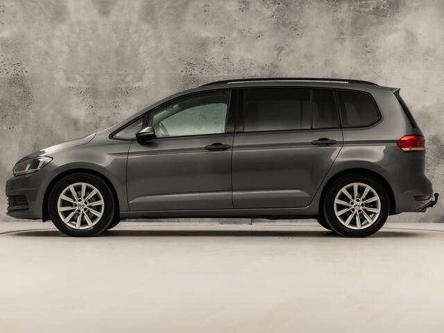 Volkswagen TOURAN 1.4 TSI Highline 150Pk (GROOT NAVI, CLIMATE, GETINT GLAS, TREKHAAK, SPORTSTOELEN, PARKEERSENSOREN, ADAPTIVE CRUISE, NIEUWSTAAT)