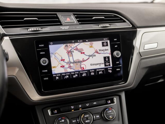 Volkswagen TOURAN 1.4 TSI Highline 150Pk (GROOT NAVI, CLIMATE, GETINT GLAS, TREKHAAK, SPORTSTOELEN, PARKEERSENSOREN, ADAPTIVE CRUISE, NIEUWSTAAT)