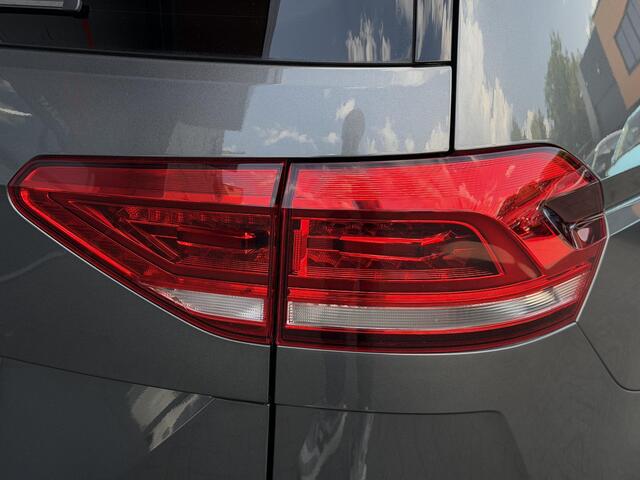 Volkswagen TOURAN 1.4 TSI R-Line 7p DSG | CarPlay | Dealer onderhouden
