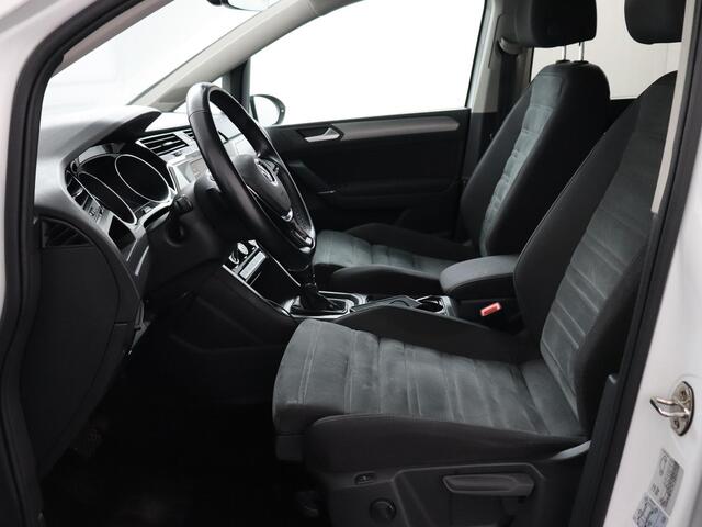Volkswagen TOURAN 1.5 TSI Highline Business R 7p | Trekhaak | Camera | ACC | Carplay!