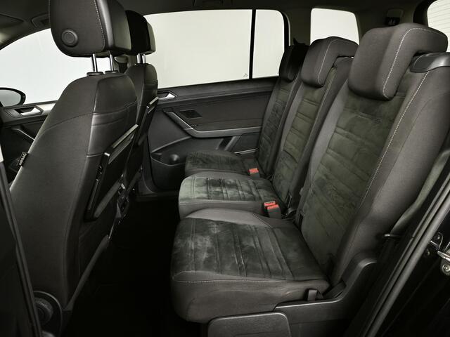 Volkswagen TOURAN 1.4 TSI Highline Business R 7p | Trekhaak | Parkeersensoren V+A | Stoelverwarming | Apple CarPlay / Android Auto |