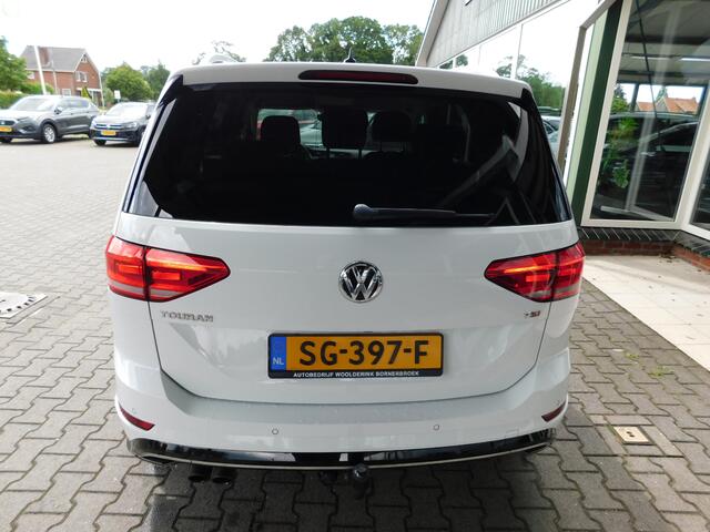 Volkswagen TOURAN 1.4TSI 150PK 7P! R-LINE!! All-in Prijs! Trekhaak!