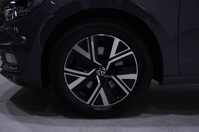 Volkswagen TOURAN 1.5 TSI Comfortline 7p Led koplampen Apple Carplay Panodak Winterpakket Trekhaak Camera 7 zits