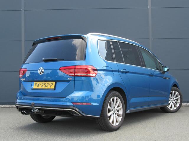 Volkswagen TOURAN 1.4 TSI Highline Business R | Automaat | Panoramadak | Trekhaak | Apple carplay