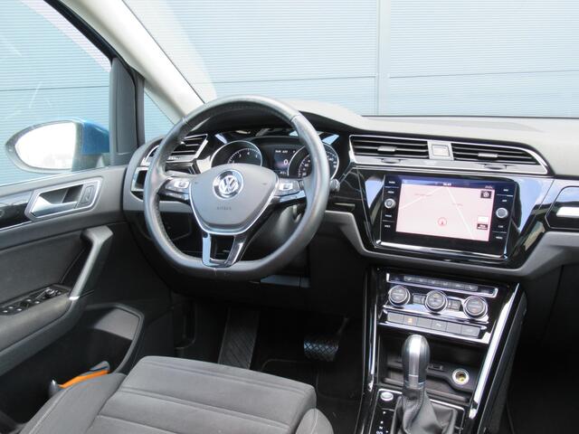 Volkswagen TOURAN 1.4 TSI Highline Business R | Automaat | Panoramadak | Trekhaak | Apple carplay
