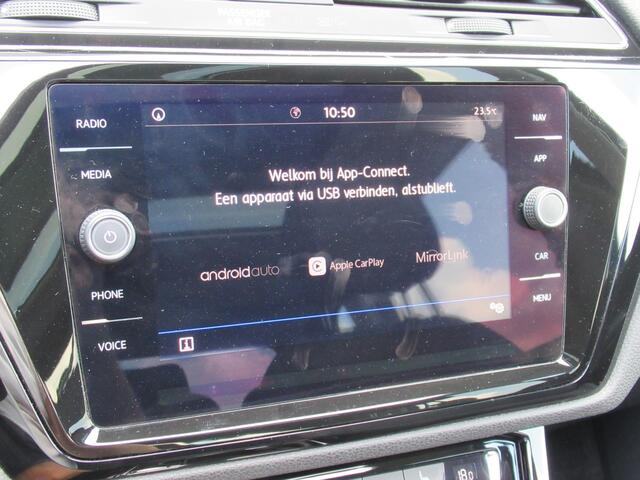 Volkswagen TOURAN 1.4 TSI Highline Business R | Automaat | Panoramadak | Trekhaak | Apple carplay