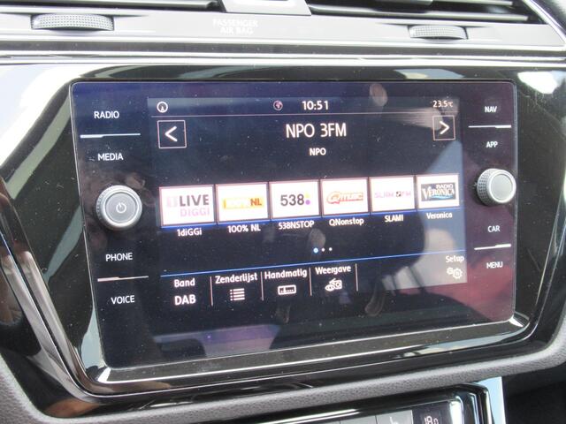 Volkswagen TOURAN 1.4 TSI Highline Business R | Automaat | Panoramadak | Trekhaak | Apple carplay