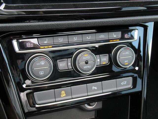 Volkswagen TOURAN 1.4 TSI Highline Business R | Automaat | Panoramadak | Trekhaak | Apple carplay