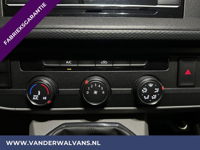 Volkswagen TRANSPORTER 2.0 TDI L2H1 Fabrieksgarantie Euro6 Airco | Apple Carplay | Trekhaak Cruisecontrol, Android Auto, Parkeersensoren, Sidebars, Bijrijdersbank