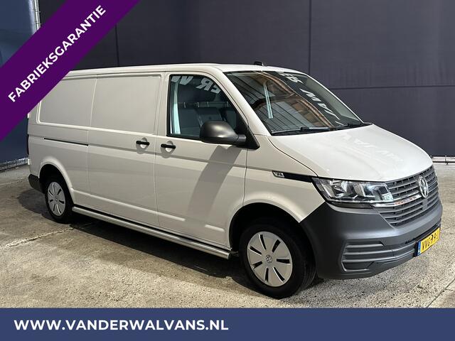 Volkswagen TRANSPORTER 2.0 TDI L2H1 Fabrieksgarantie Euro6 Airco | Apple Carplay | Trekhaak Cruisecontrol, Android Auto, Parkeersensoren, Sidebars, Bijrijdersbank