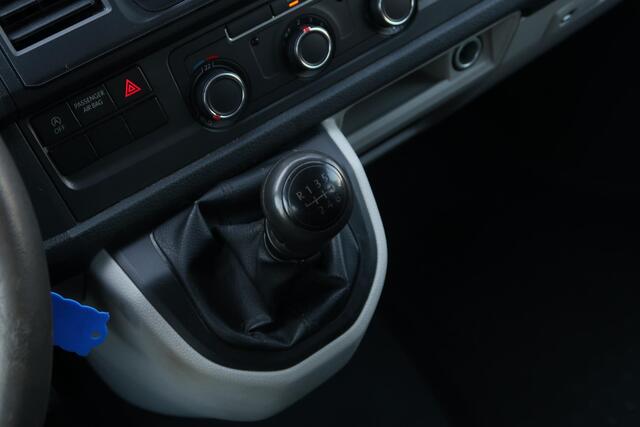 Volkswagen TRANSPORTER 2.0 TDI L2H1 DC AIRCO/ CRUISE/ TREKHAAK