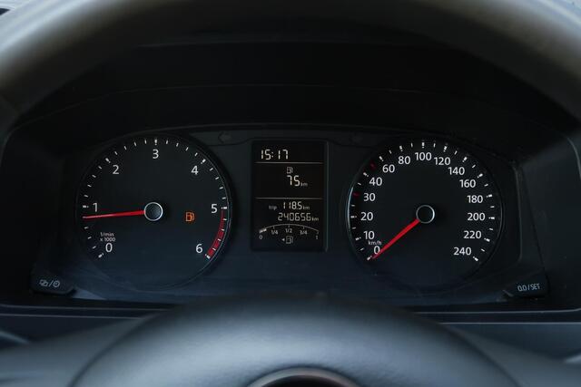 Volkswagen TRANSPORTER 2.0 TDI L2H1 DC AIRCO/ CRUISE/ TREKHAAK