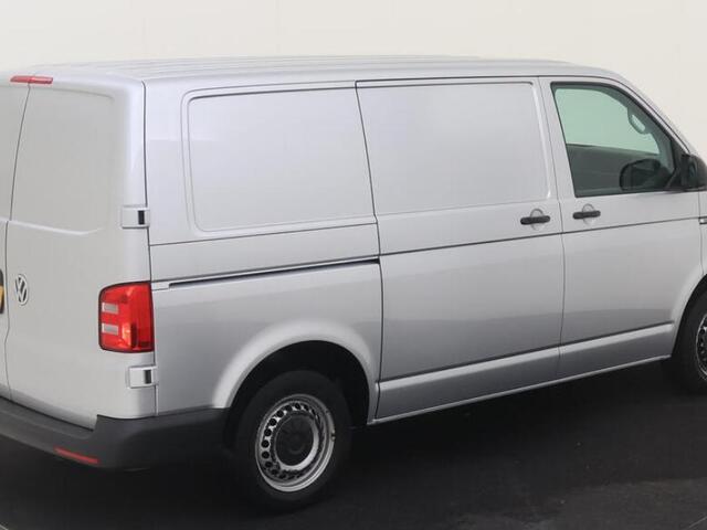 Volkswagen TRANSPORTER T6 L1H1 102pk Trendline Airco Cruise Navi Bluetooth