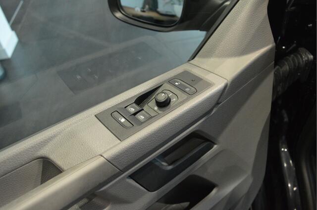 Volkswagen TRANSPORTER 2.0 TDI L2H1 28 airco cruise betimmering 150 pk !!