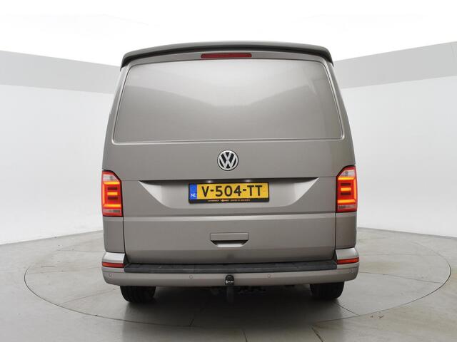 Volkswagen TRANSPORTER 2.0 TDI 150 PK L2H1 HIGHLINE + LED / ADAPTIVE CRUISE / 2500 KG TREKHAAK / APPLE CARPLAY