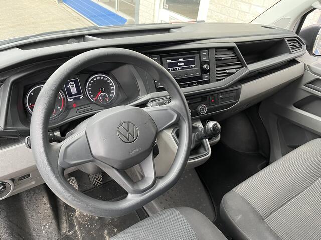 Volkswagen TRANSPORTER 2.0 TDI L2H1 28 / TREKHAAK/ RADIO/ BLUETOOTH/ PARK. SENSOREN/ AIRCO/ 3 PERSOONS