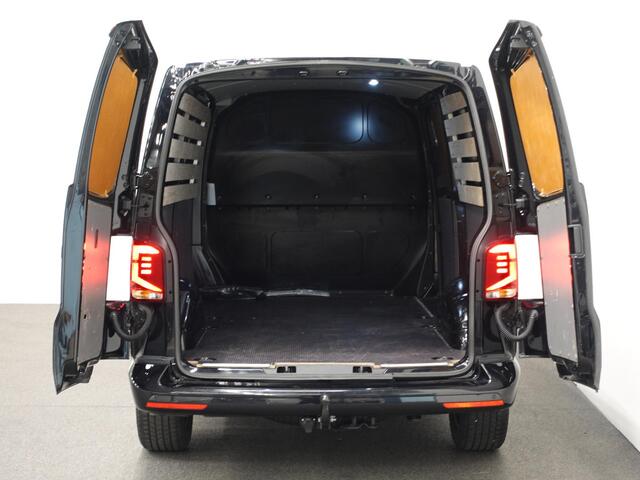 Volkswagen TRANSPORTER 2.0 150PK L2H1 Highline Automaat Airco Navi Parkeersensoren Camera Trekhaak Carplay