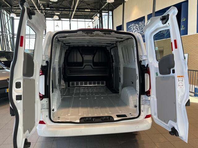 Volkswagen TRANSPORTER Bedrijfswagens Bulli L2 2.0 TDI 170 pk 125 kW pk 8 versn. Auto | BPM vrij | Achterdeuren met ruit | Trekhaakvoorbereiding | Exterieurpakket met bumpers, grille, spiegels en handgrepen in carrosseriekleur | Diefstalalarmsysteem met interieurbeveiliging, no