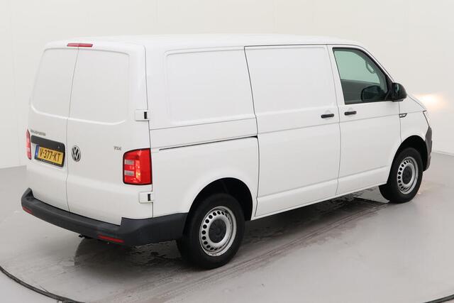 Volkswagen TRANSPORTER 2.0 TDI L1H1 Comfortline 102 pk / Navigatie / PDC
