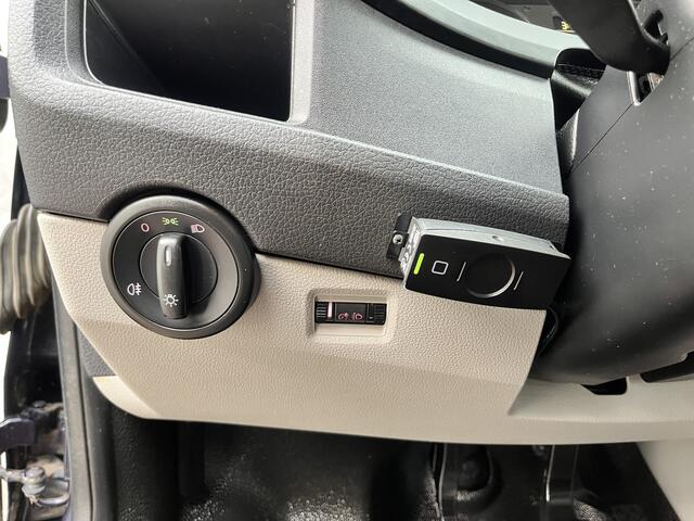 Volkswagen TRANSPORTER 2.0 TDI L2H1 DC 4Motion 4x4 Euro 6 Pick-up Dubbele cabine open laadbak met Airco trekhaak 2500 kg 6-Persoons Telefoonverbinding 1e eigenaar Dealer onderhouden