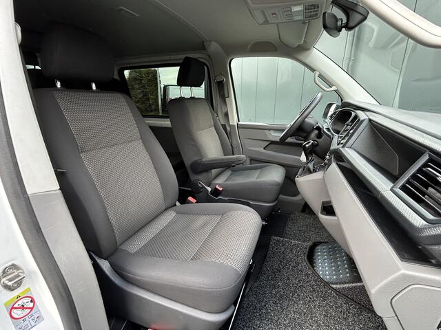 Volkswagen TRANSPORTER 2.0 TDI 150 PK AUTOMAAT 6.1 / L2H1 / DUBBEL CABINE / AIRCO / CRUISE / NAVI / TREKHAAK