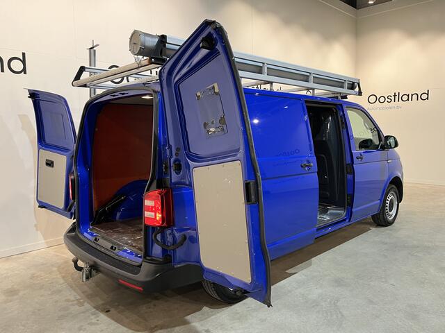 Volkswagen TRANSPORTER 2.0 TDI L2H1 / Van Den Born Glasresteel / Euro 6 / Airco / Glastransporter / Cruise Control / Trekhaak / Imperiaal / CarPlay / Navigatie / PDC / 83.500 KM !!