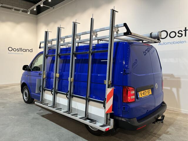 Volkswagen TRANSPORTER 2.0 TDI L2H1 / Van Den Born Glasresteel / Euro 6 / Airco / Glastransporter / Cruise Control / Trekhaak / Imperiaal / CarPlay / Navigatie / PDC / 83.500 KM !!
