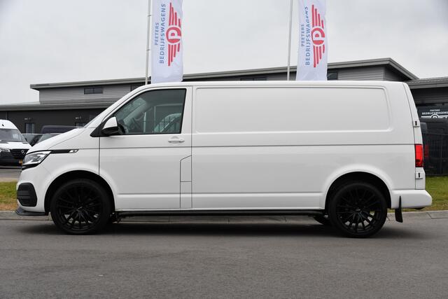 Volkswagen TRANSPORTER 2.0 TDI L2H1 30 Bulli Edition Adaptieve Cruise, Camera, Carplay, LED, Automaat, Stoelverwarming, Multimedia, 150PK, Uniek!
