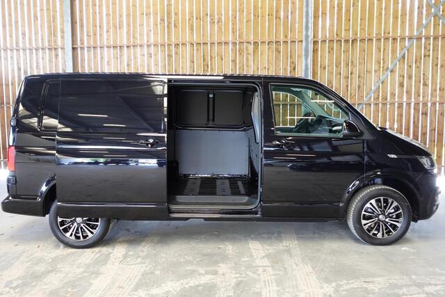 Volkswagen TRANSPORTER 150pk Automaat L2H1 28 Highline Navigatie Apple Carplay Cruise control Airco 3-Zits Euro6