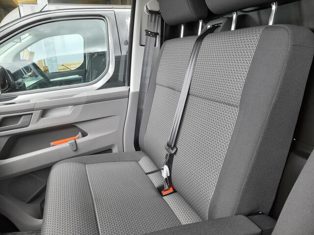 Volkswagen TRANSPORTER 150pk Automaat L2H1 28 Highline Navigatie Apple Carplay Cruise control Airco 3-Zits Euro6