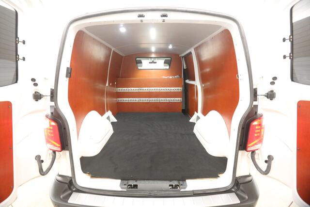 Volkswagen TRANSPORTER 2.0 TDI L2H1 150PK DSG Automaat Airco Cruise Carplay Navigatie PDC Elektrpakket