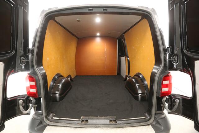 Volkswagen TRANSPORTER 2.0 TDI L2H1 204PK Airco Carplay Cruise Trekhaak Navigatie Parkeersensoren