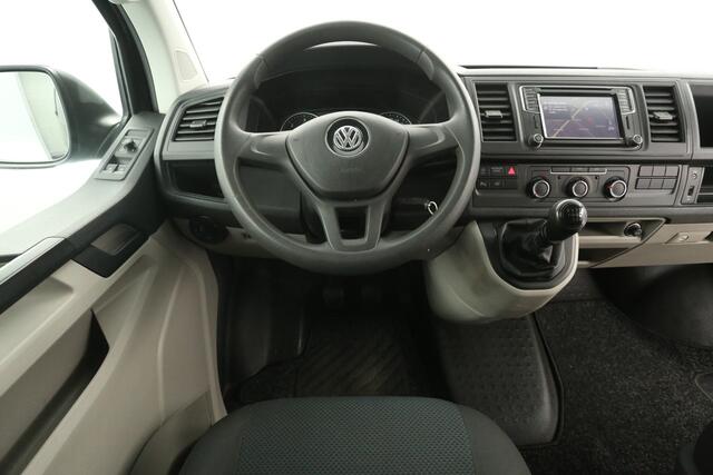 Volkswagen TRANSPORTER 2.0 TDI L2H1 204PK Airco Carplay Cruise Trekhaak Navigatie Parkeersensoren