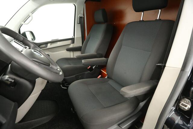 Volkswagen TRANSPORTER 2.0 TDI L2H1 204PK Airco Carplay Cruise Trekhaak Navigatie Parkeersensoren
