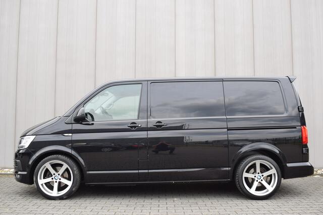 Volkswagen TRANSPORTER 2.0 TDi 150pk Automaat L1H1 Highline Zwart Leder | LED | Adap. Cruise | Carplay | Trekhaak