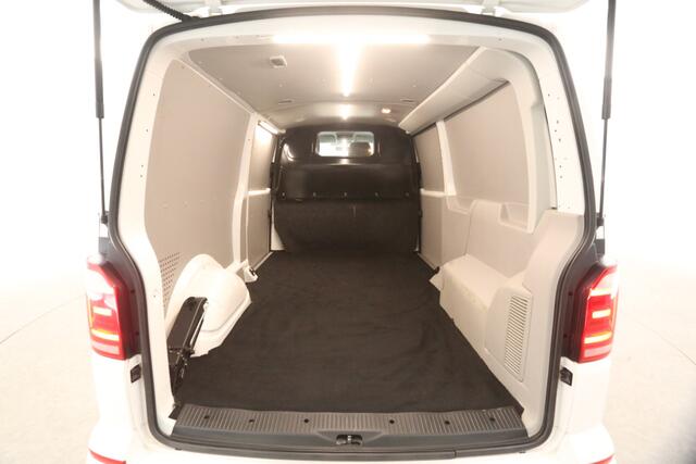 Volkswagen TRANSPORTER 2.0 TDI L2H1 204PK Automaat Airco Camera Carplay 2xSchuifdeur Cruise LED DSG Navi 3 Persoons 17"LMV
